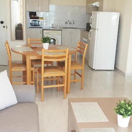 Apartament 401 Camelia Court