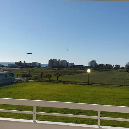 401 Camelia Court Apartament Larnaca